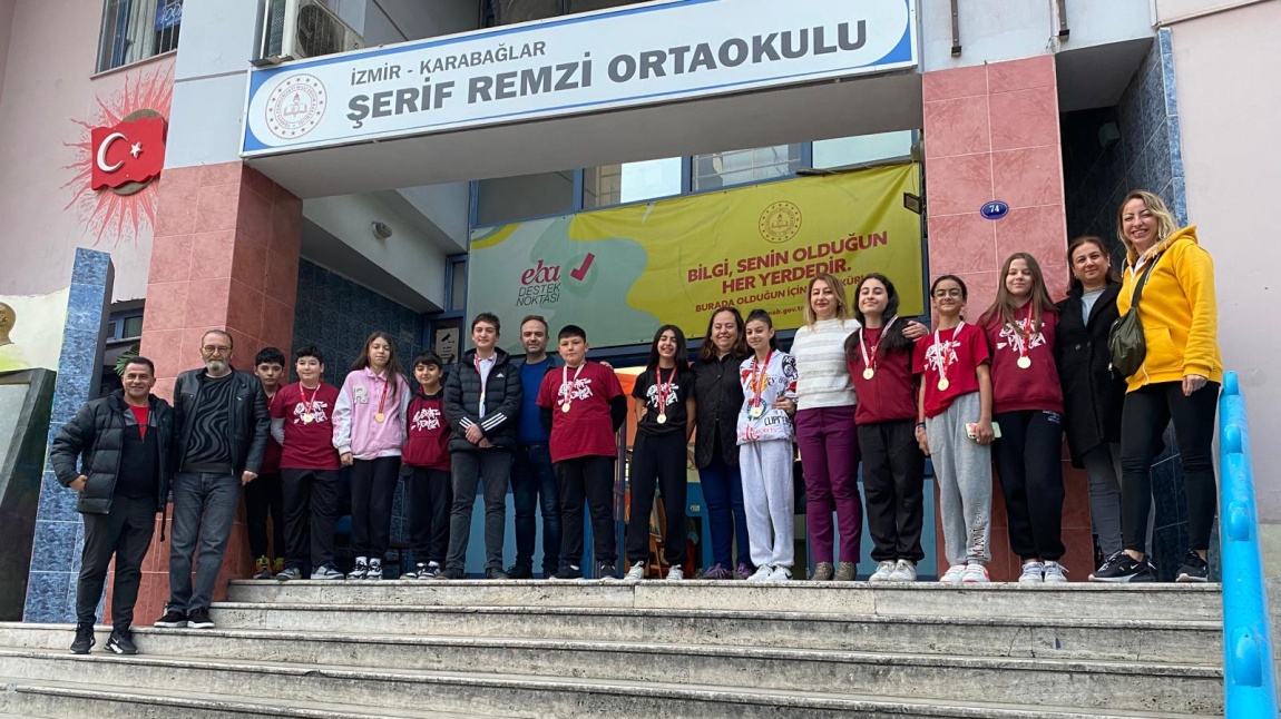 Halk Oyunları Okul Sporları İzmir İl Birincilerimiz